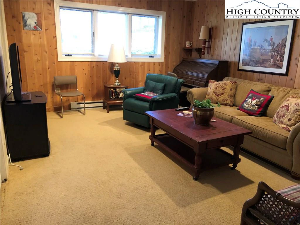 Image number 7 for the current listing