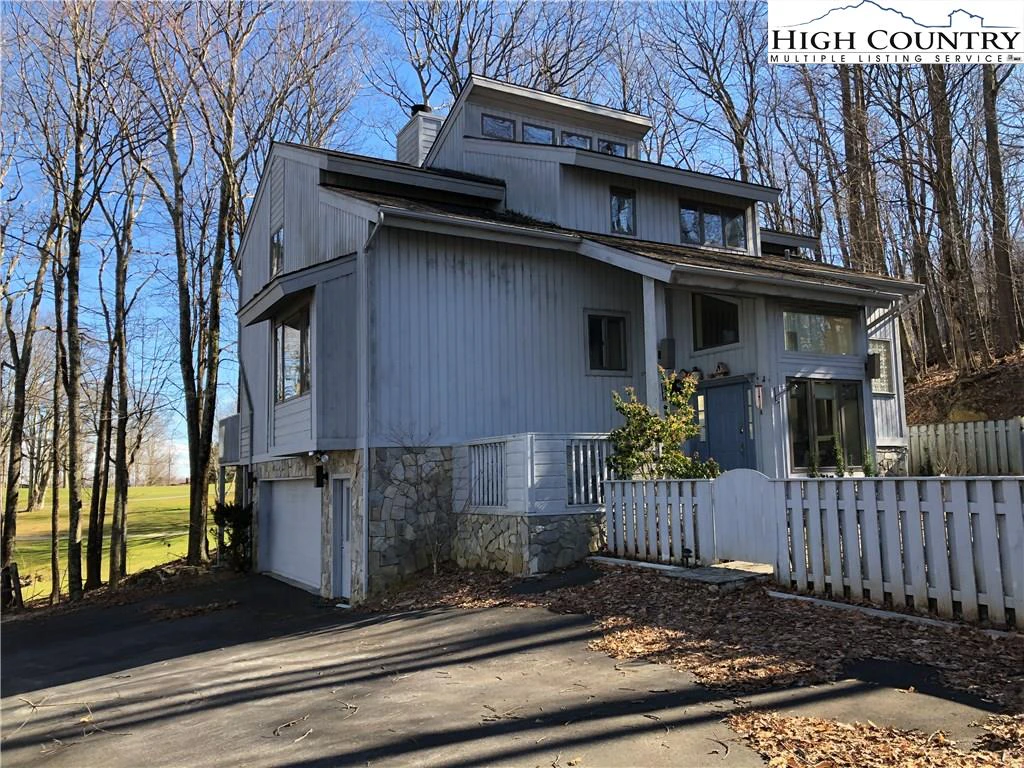 Image number 15 for the current listing