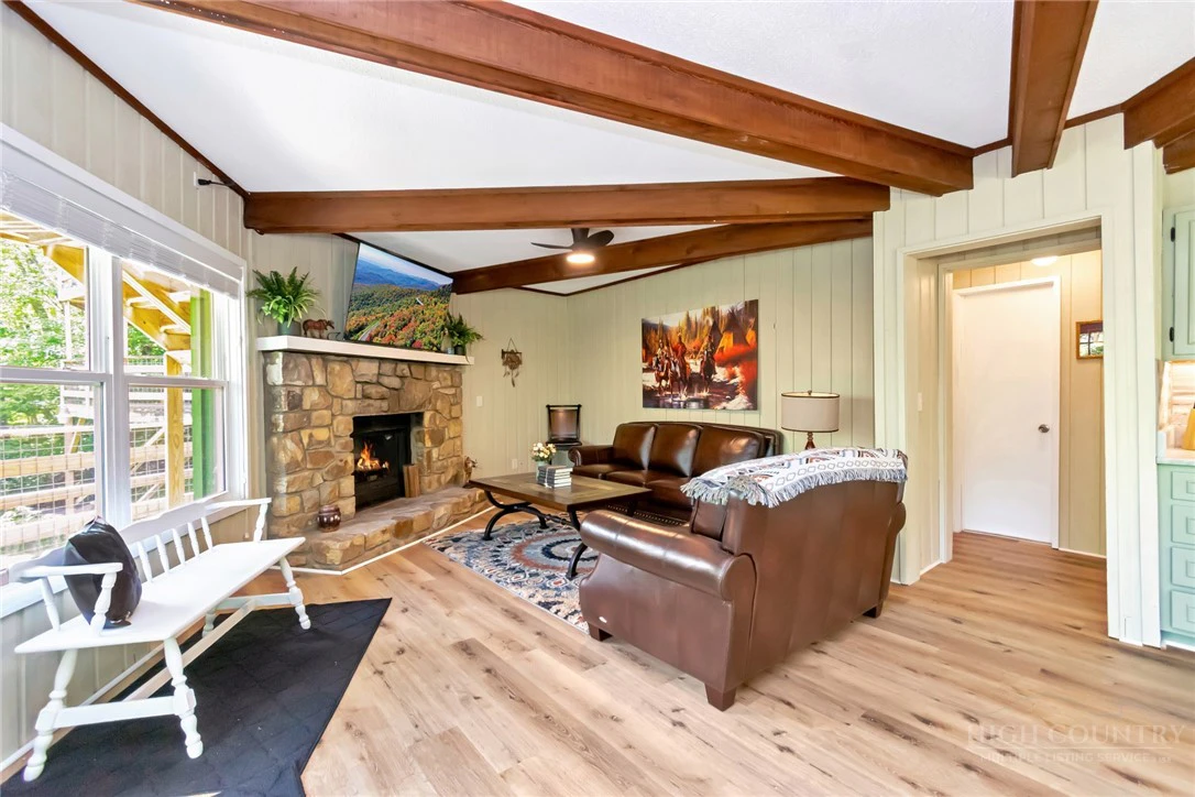Image number 5 for the current listing
