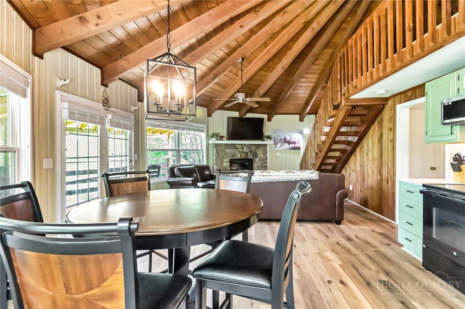 Image number 2 for the current listing