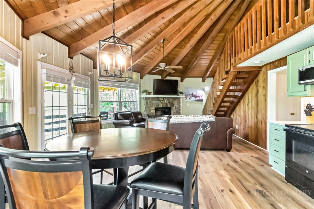 Image number 2 for the current listing