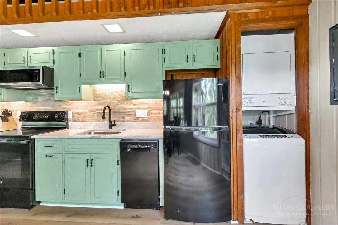 Image number 6 for the current listing