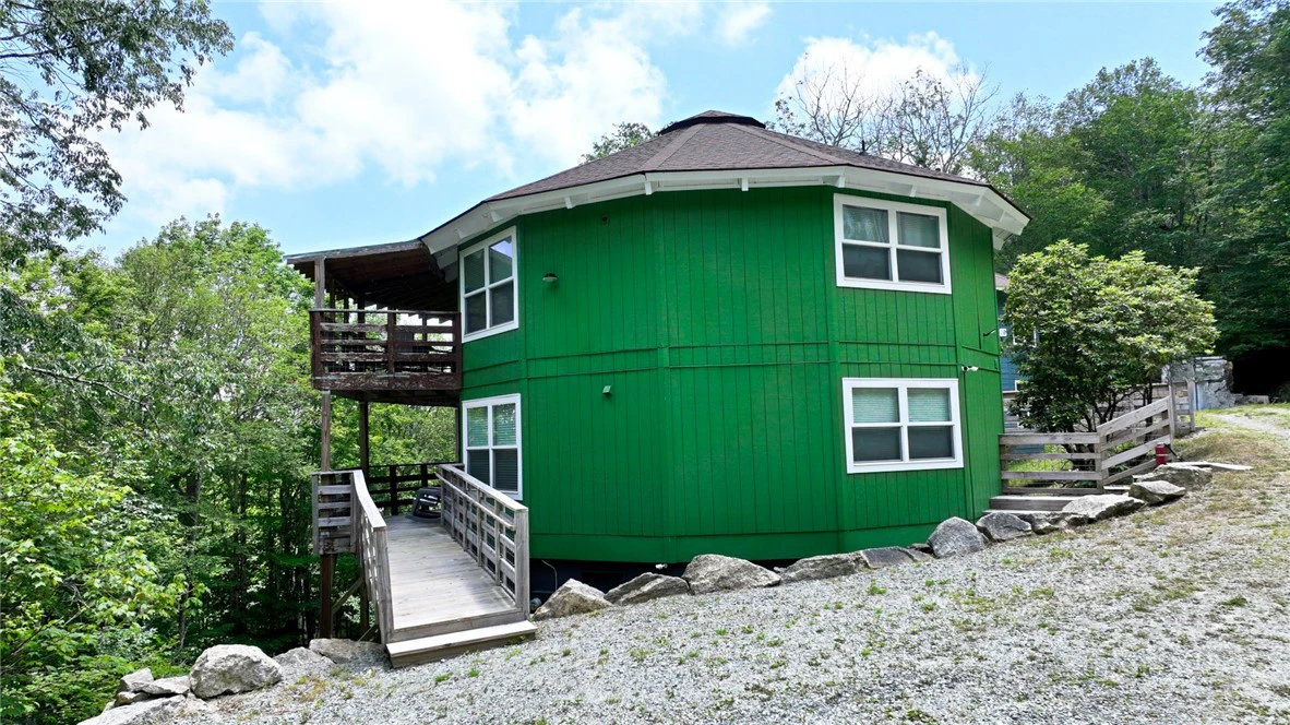 Image number 12 for the current listing