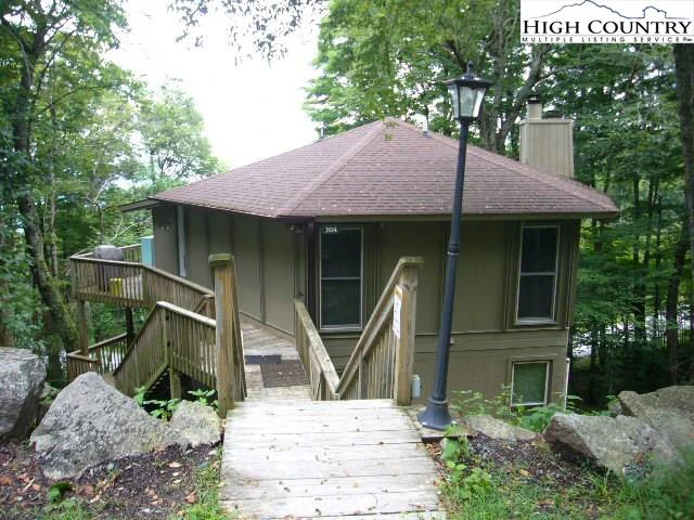 Image number 1 for the current listing