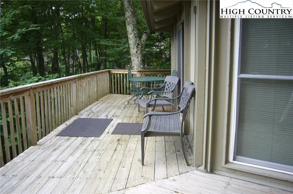 Image number 11 for the current listing