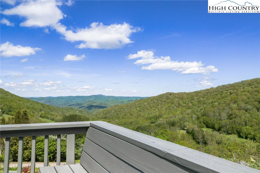 Image number 16 for the current listing