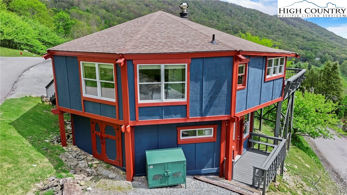 Image number 21 for the current listing