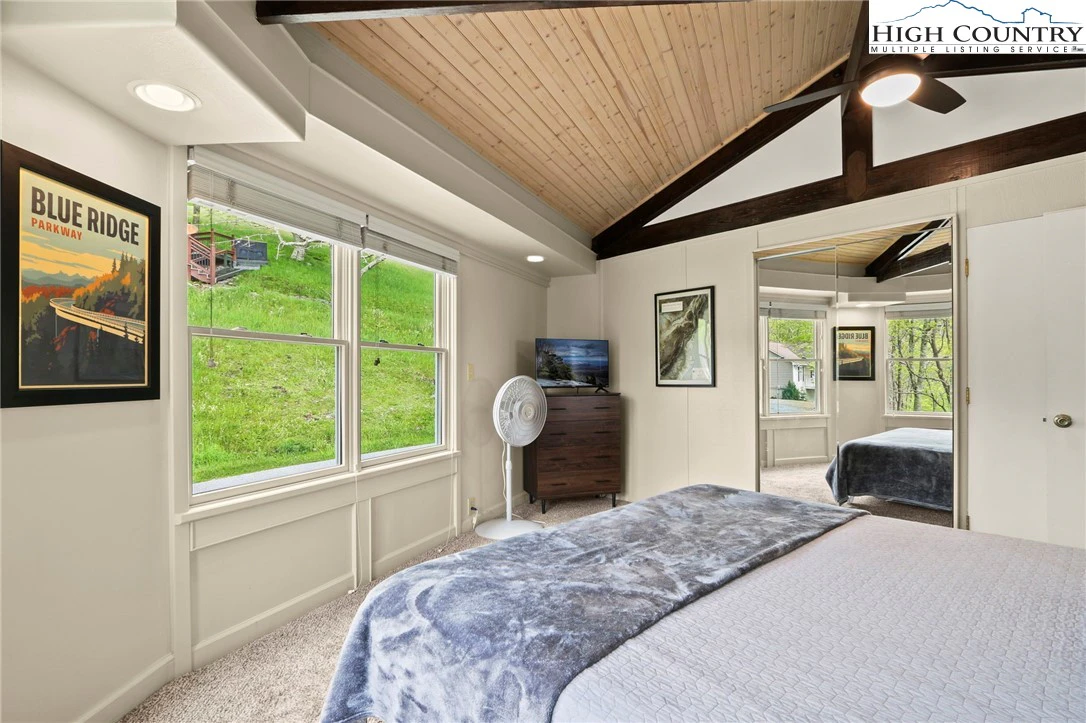 Image number 13 for the current listing