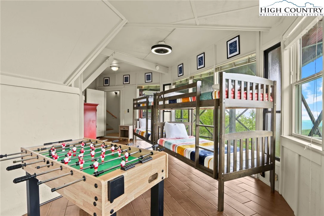 Image number 6 for the current listing