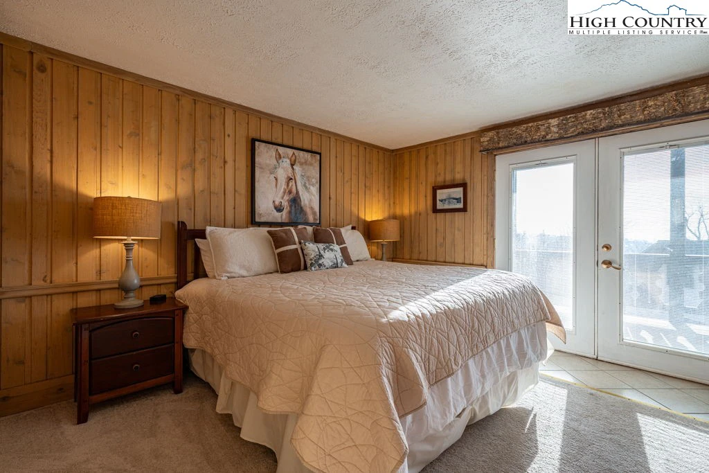 Image number 5 for the current listing