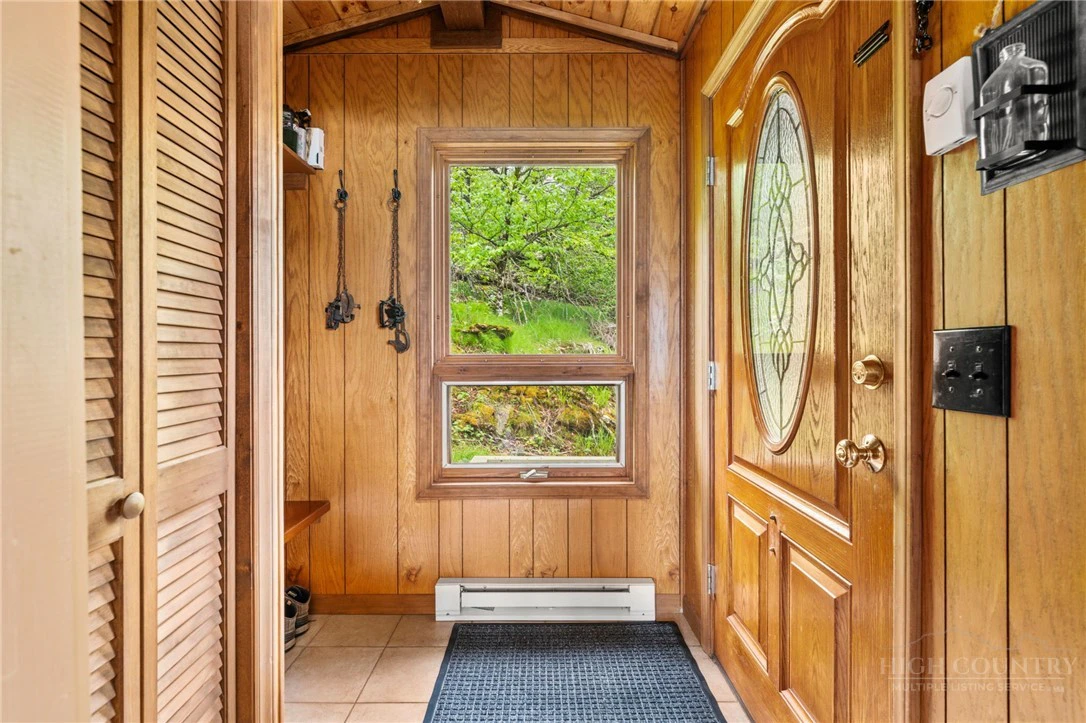 Image number 10 for the current listing