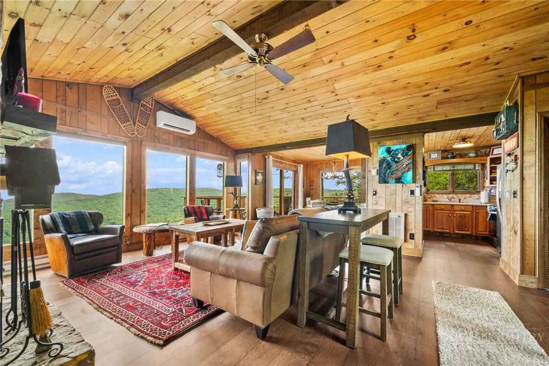 Image number 12 for the current listing