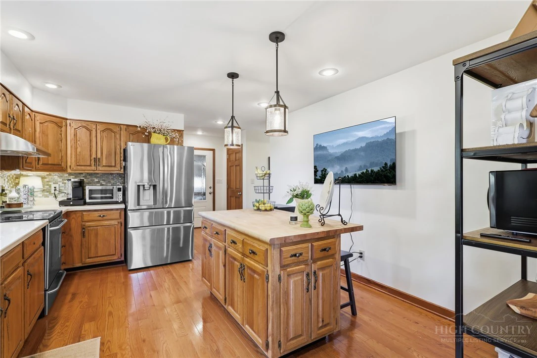 Image number 12 for the current listing