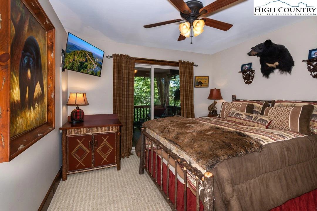 Image number 5 for the current listing
