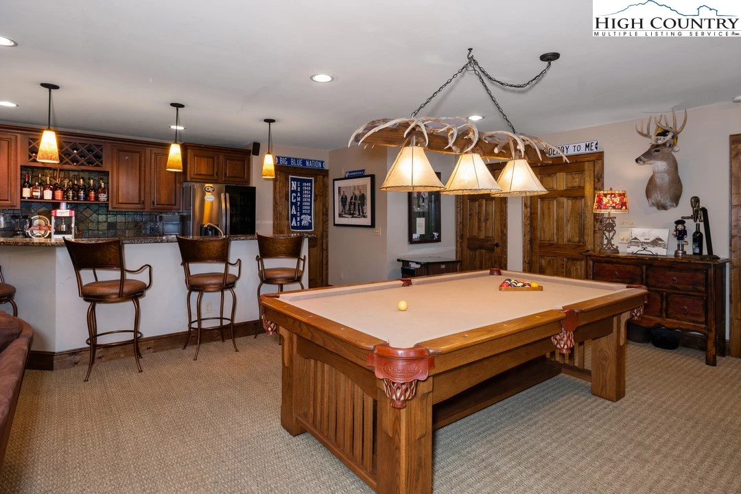 Image number 9 for the current listing