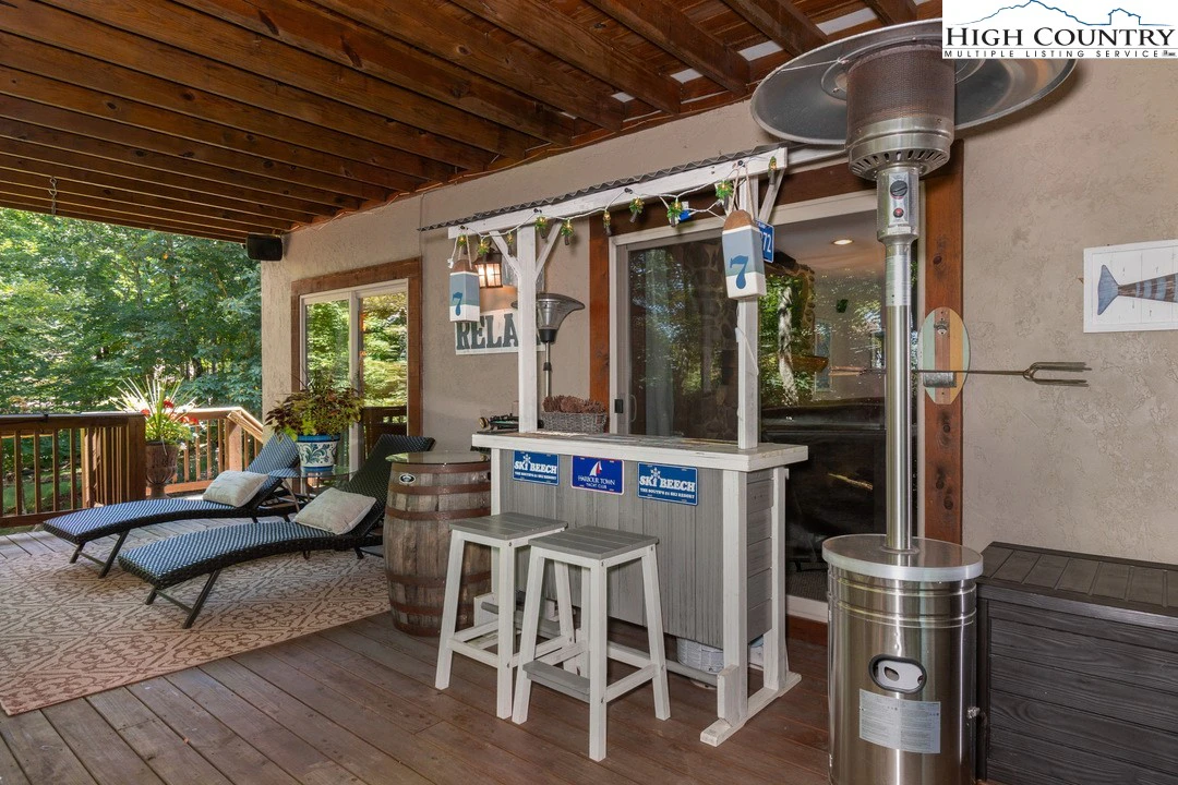 Image number 2 for the current listing