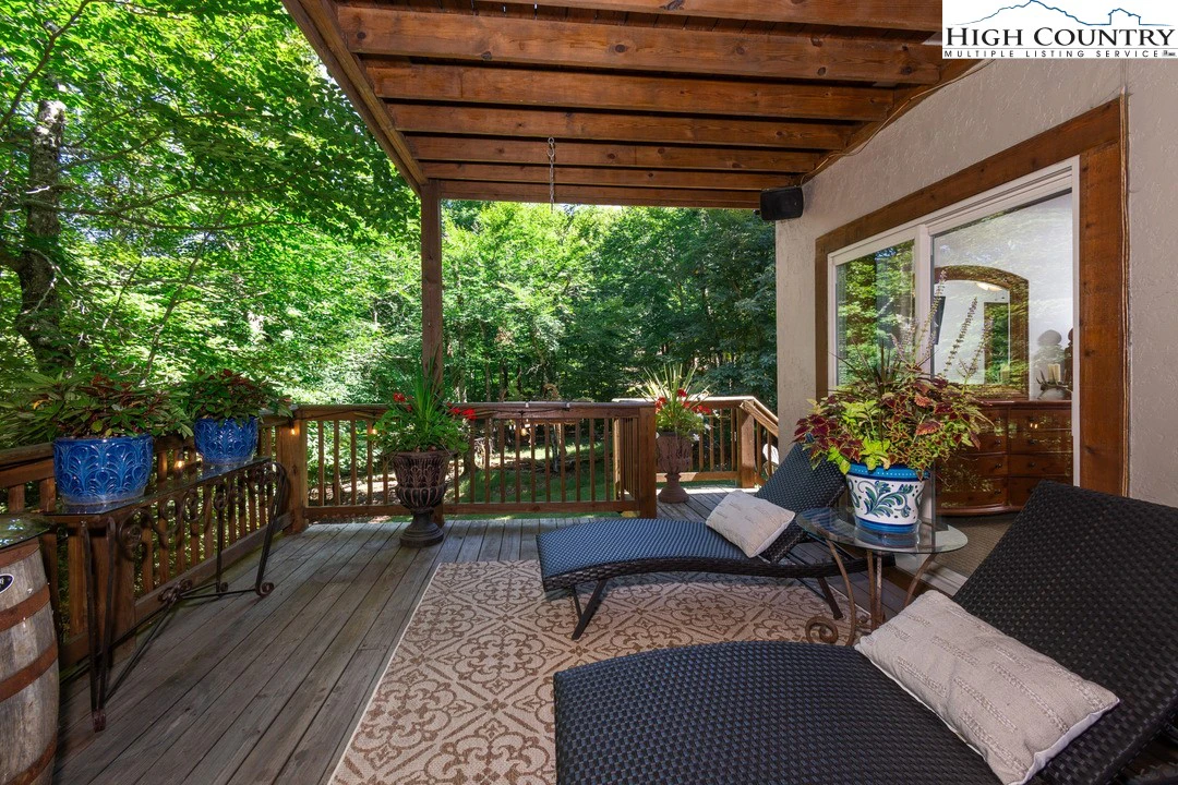 Image number 16 for the current listing