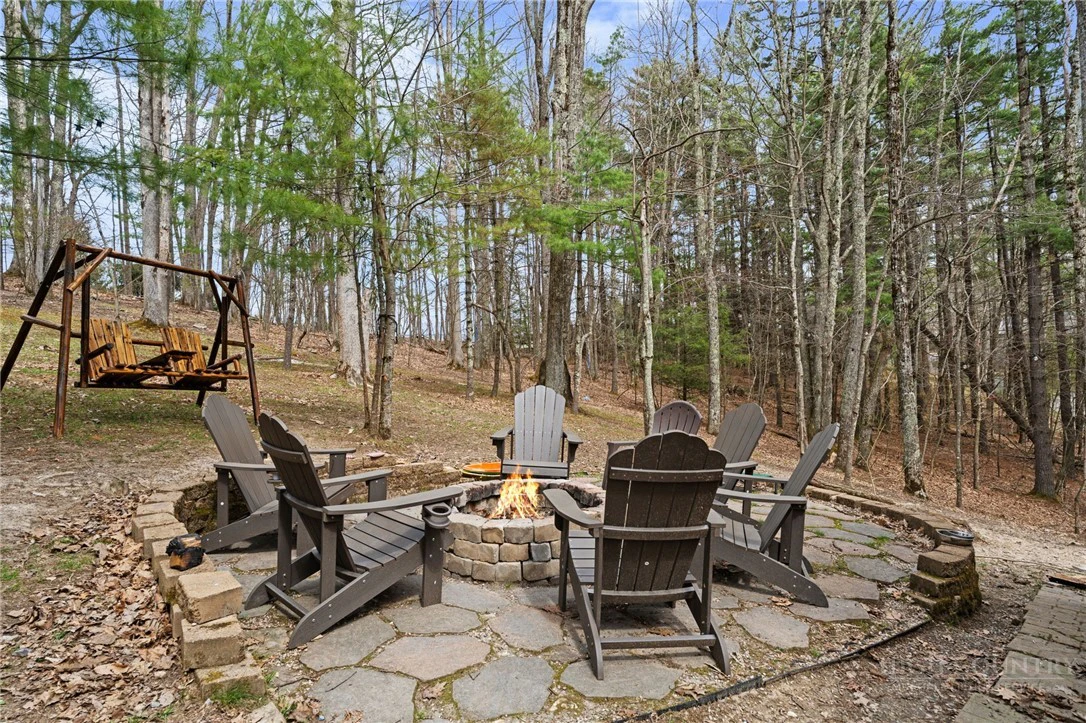 Image number 5 for the current listing