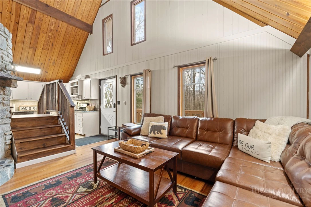 Image number 9 for the current listing