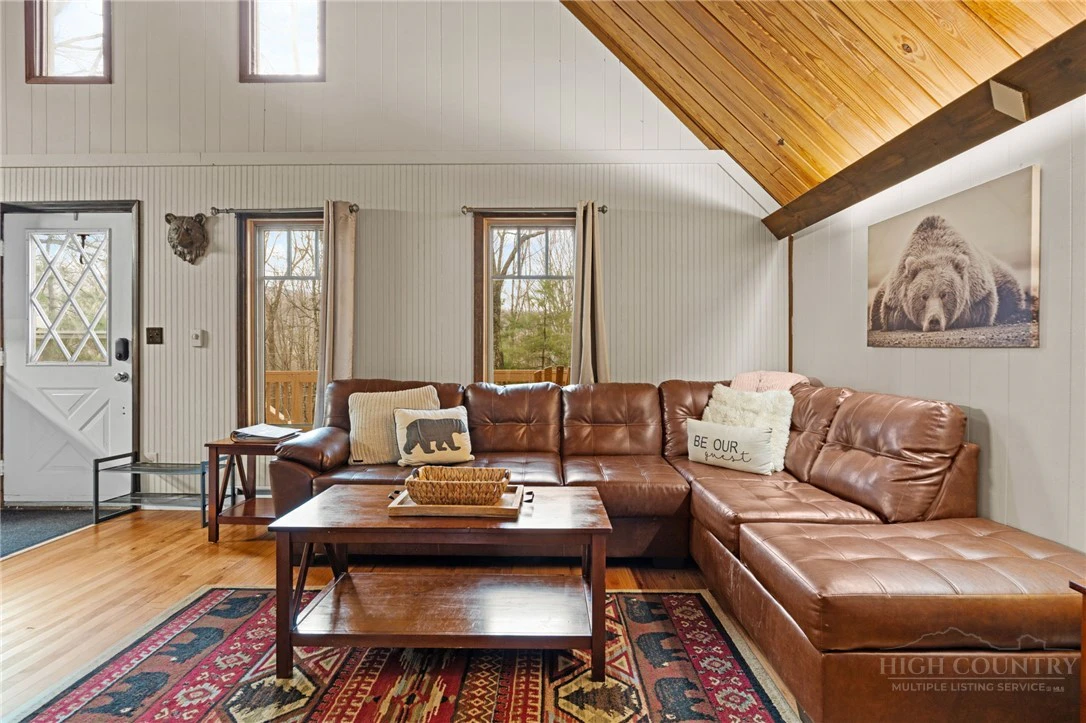 Image number 10 for the current listing