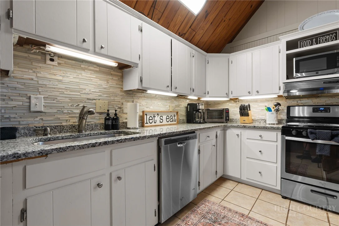 Image number 12 for the current listing