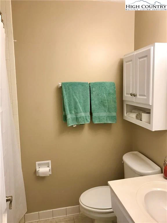 Image number 9 for the current listing