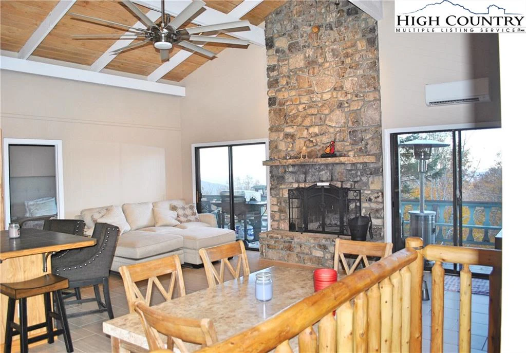 Image number 20 for the current listing