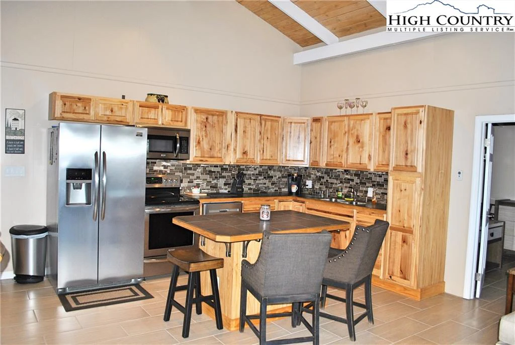 Image number 18 for the current listing