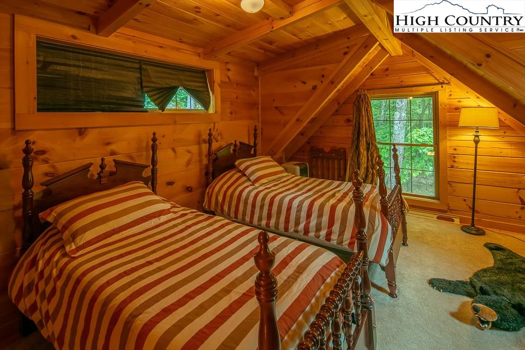 Image number 5 for the current listing