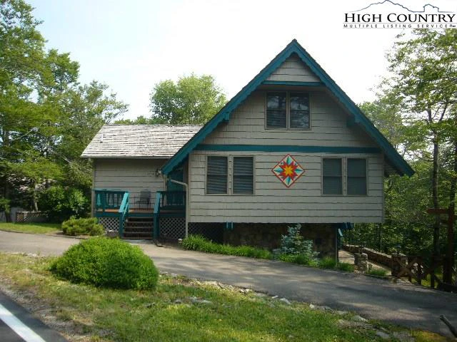 Image number 1 for the current listing