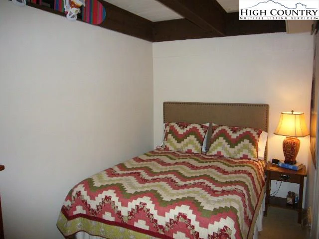 Image number 12 for the current listing