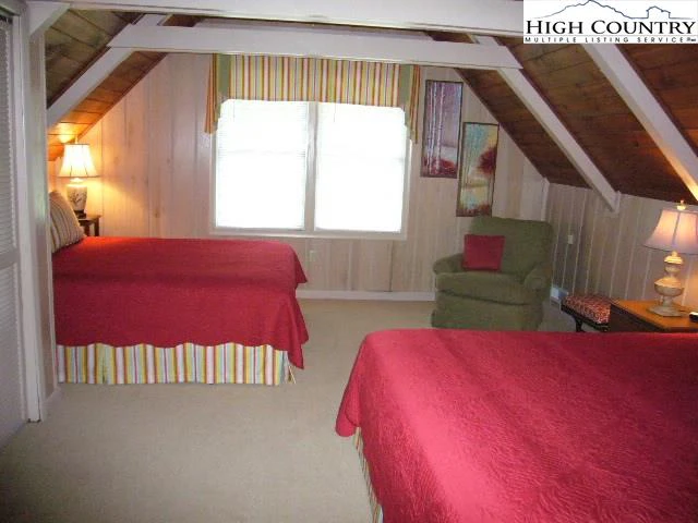 Image number 11 for the current listing