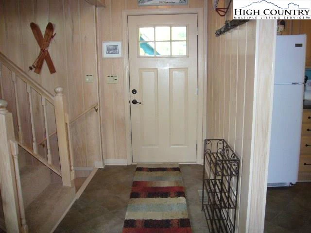 Image number 9 for the current listing
