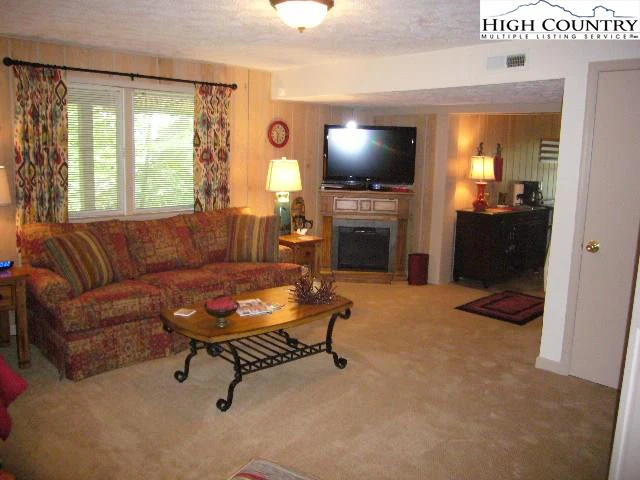 Image number 7 for the current listing