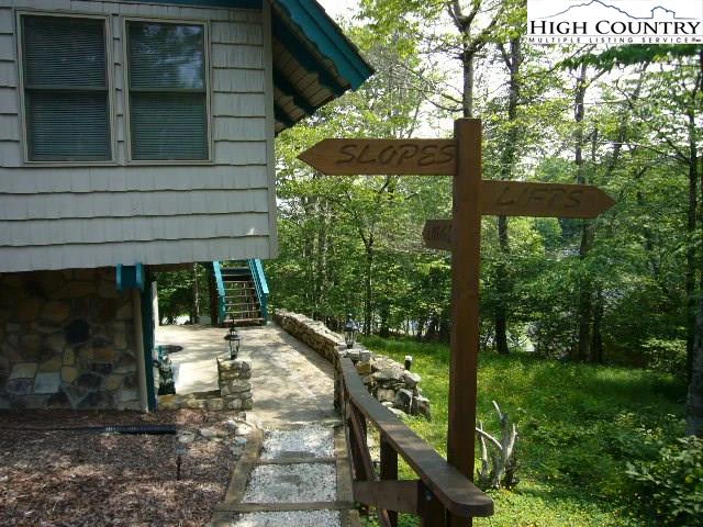 Image number 4 for the current listing