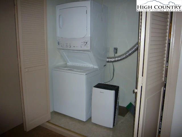 Image number 3 for the current listing
