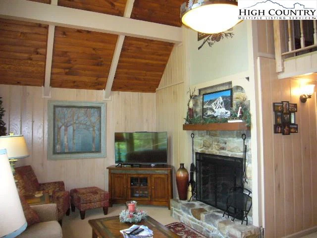 Image number 18 for the current listing