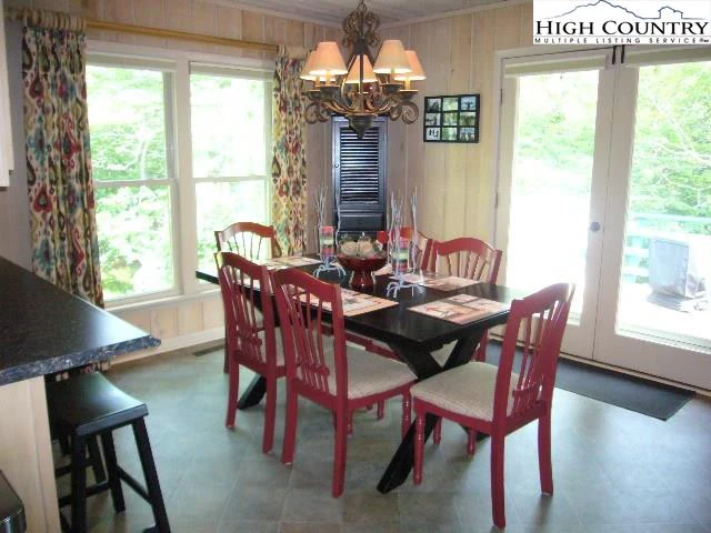 Image number 17 for the current listing