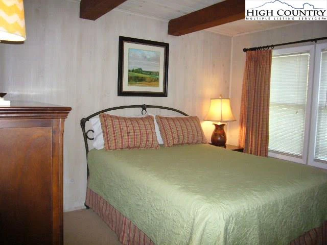Image number 15 for the current listing