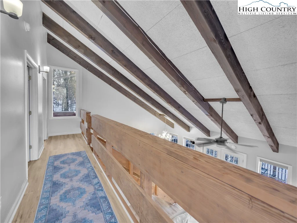 Image number 8 for the current listing