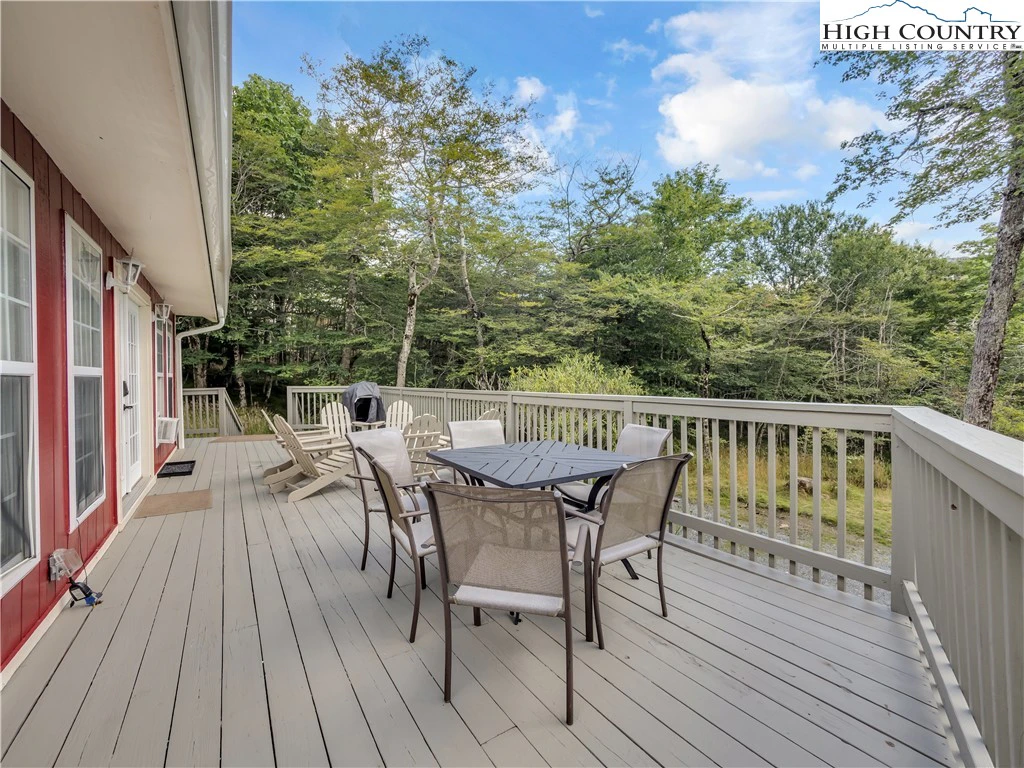 Image number 18 for the current listing