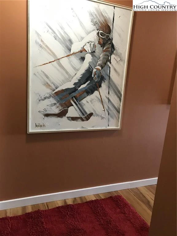 Image number 12 for the current listing