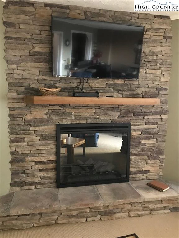 Image number 5 for the current listing