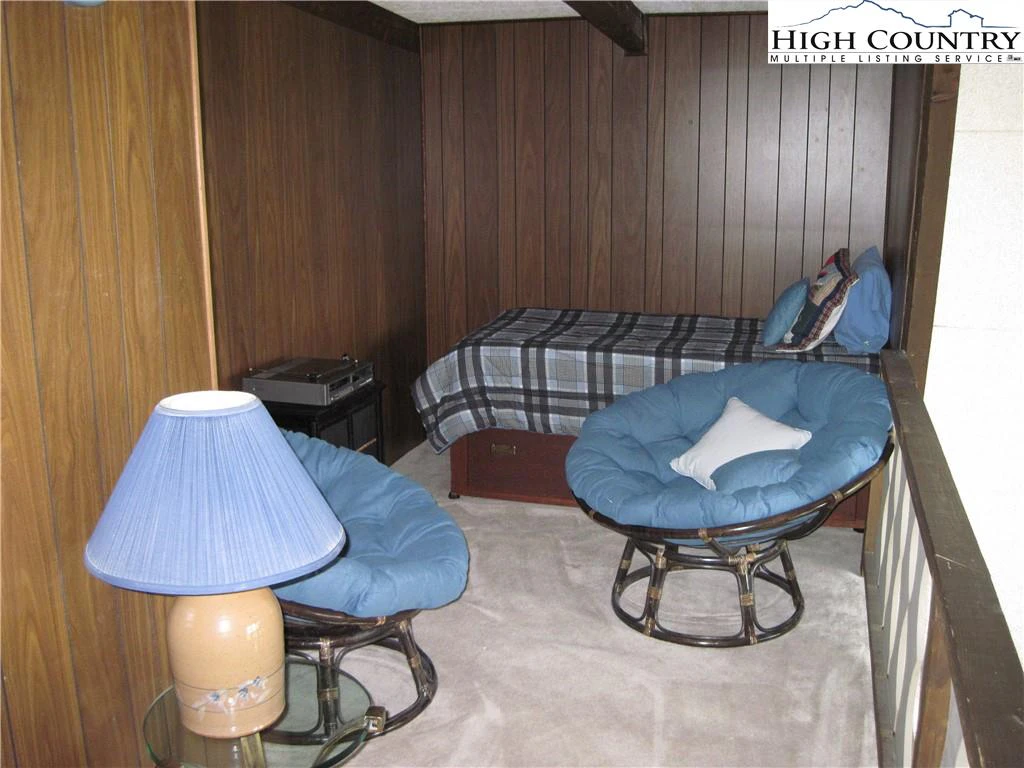 Image number 10 for the current listing