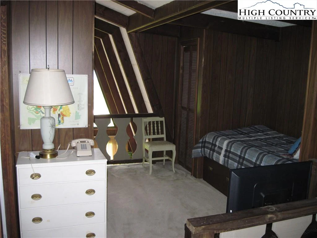 Image number 8 for the current listing
