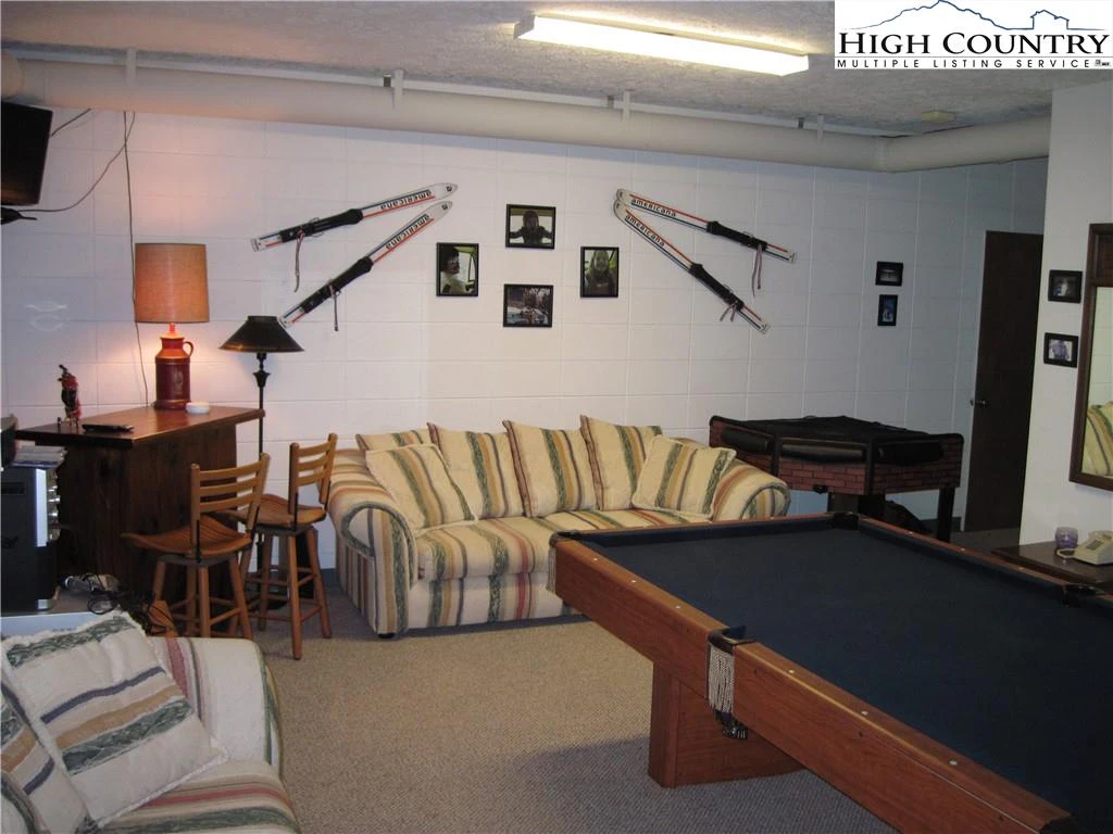 Image number 6 for the current listing