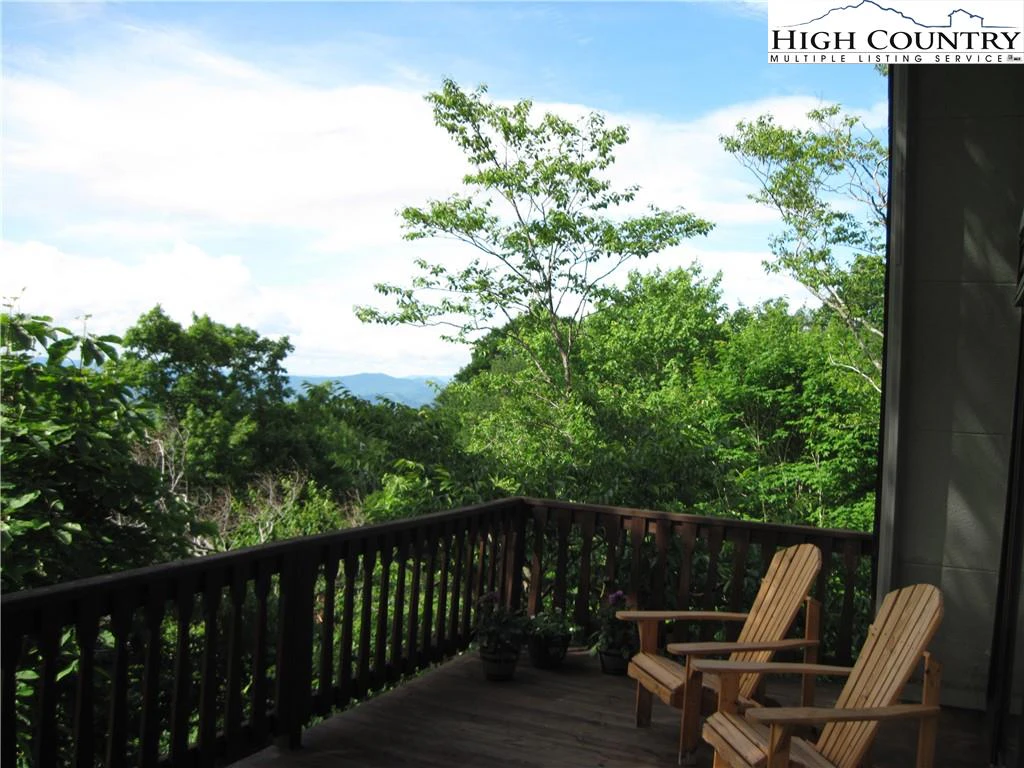 Image number 19 for the current listing