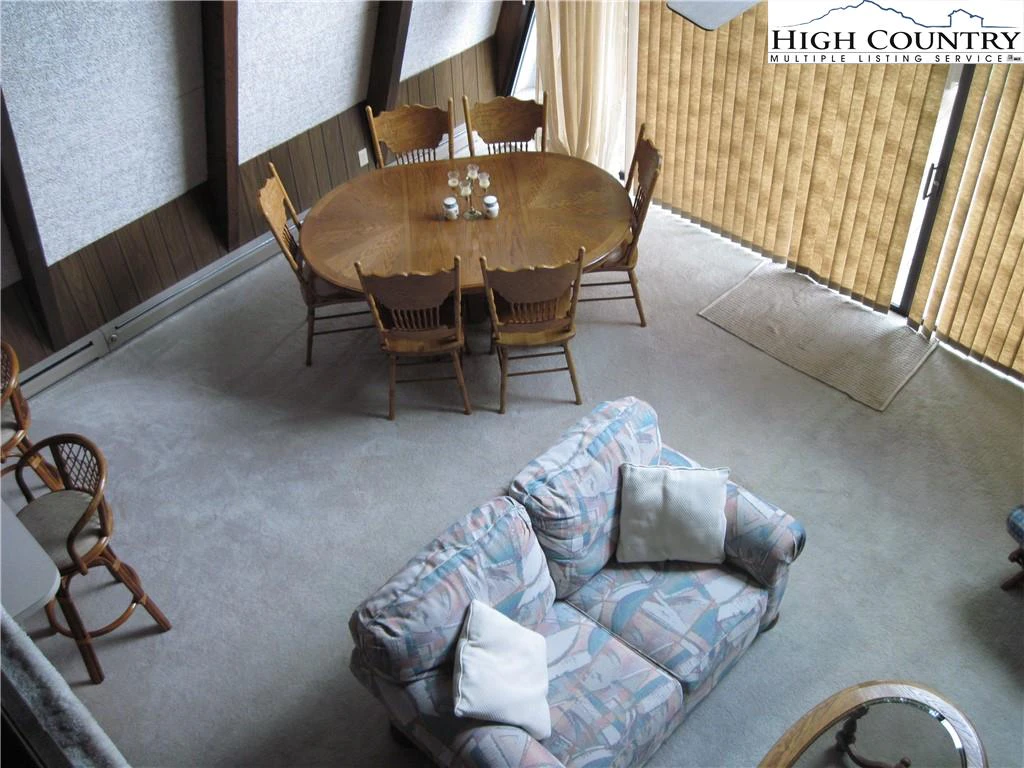 Image number 14 for the current listing
