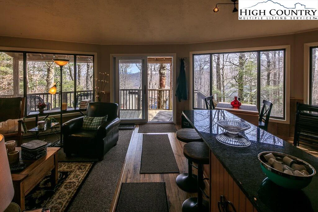 Image number 12 for the current listing