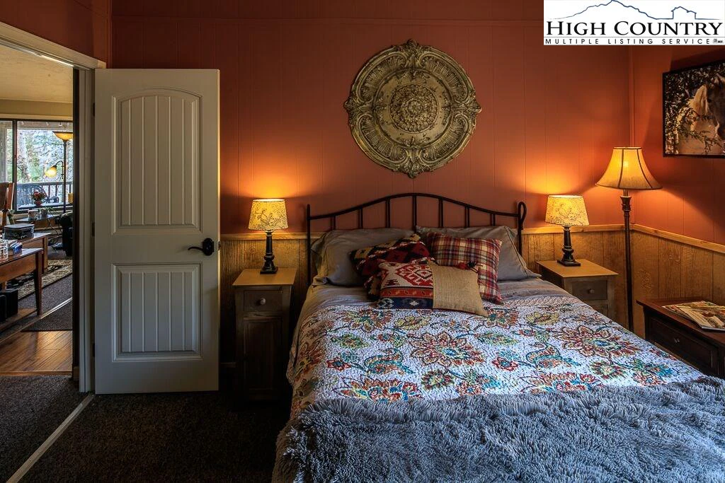 Image number 10 for the current listing